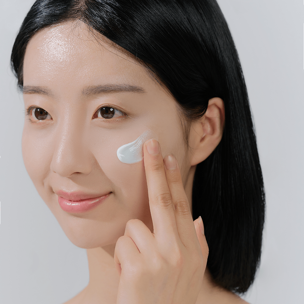 skin1004-sun-hyalu-cica-water-fit-sun-serum-spf50-pa-37102207860982_1440x