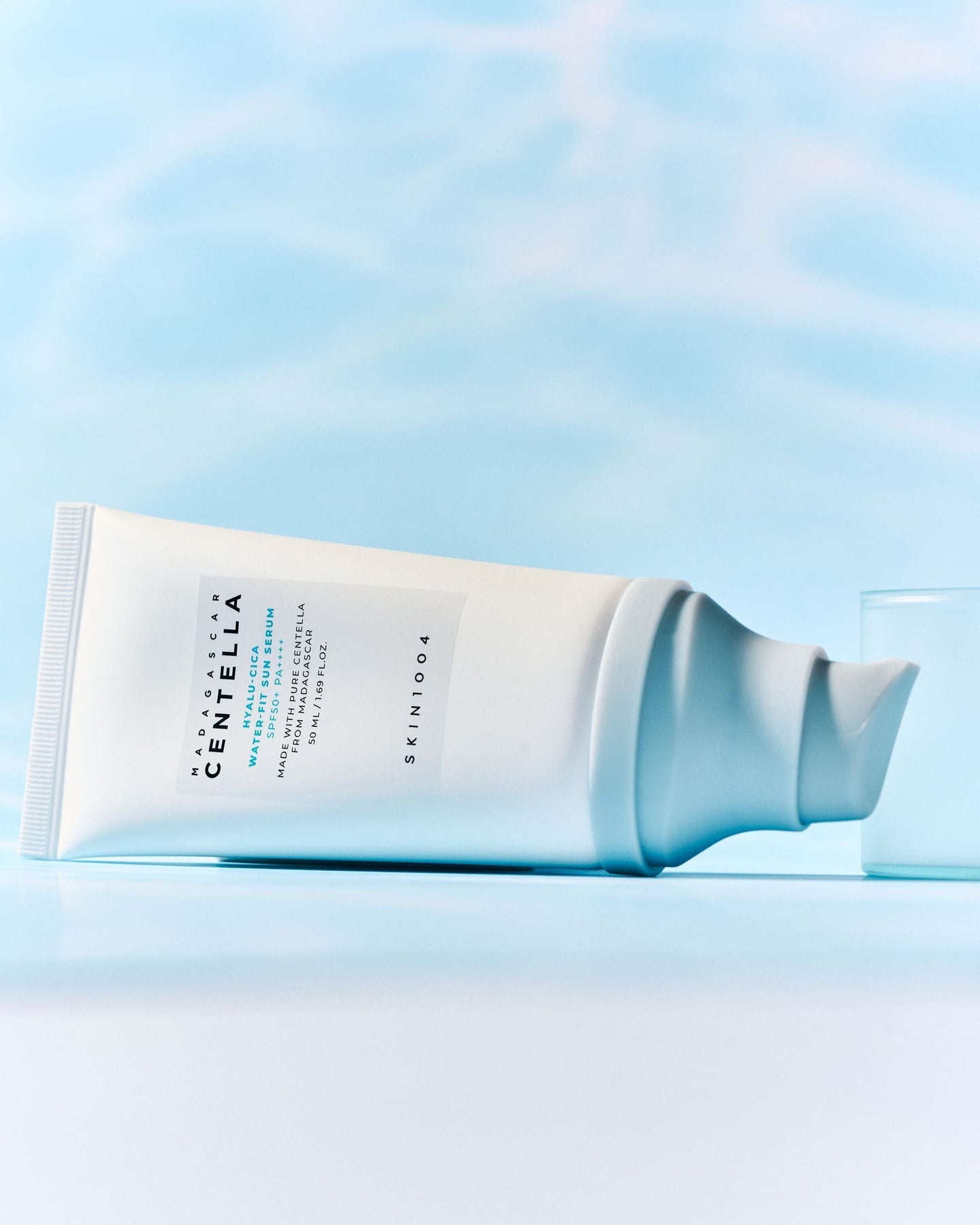skin1004-sun-hyalu-cica-water-fit-sun-serum-spf50-pa-39366328910070_1440x